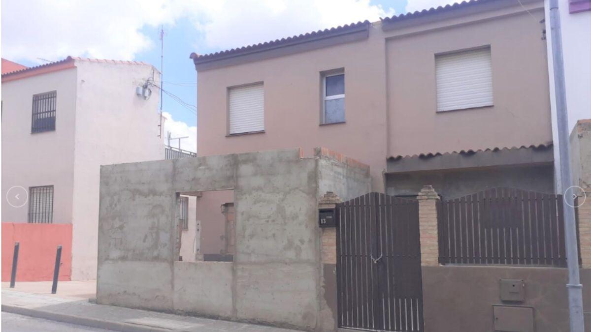 CaixaBank pone a la venta una casa de tres dormitorios y terraza por 38.000 euros