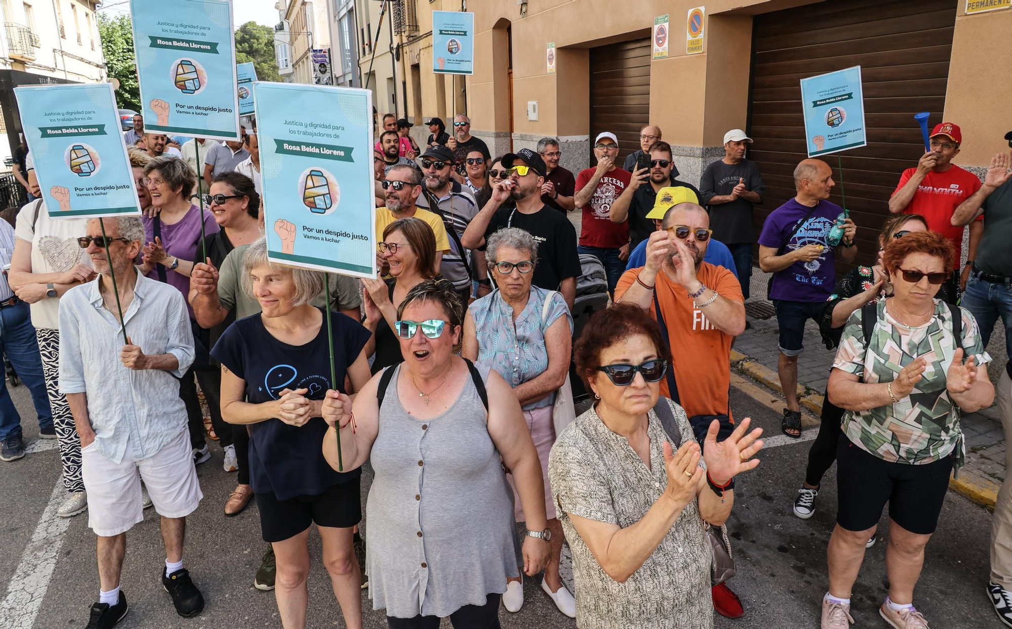 Manifestación de los trabajadores de Belda Llorens en Banyeres