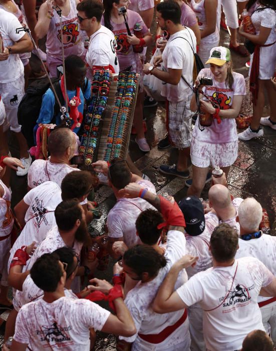 El chupinazo ha dado el pistoletazo de salida a las fiestas de San Fermín en Pamplona.