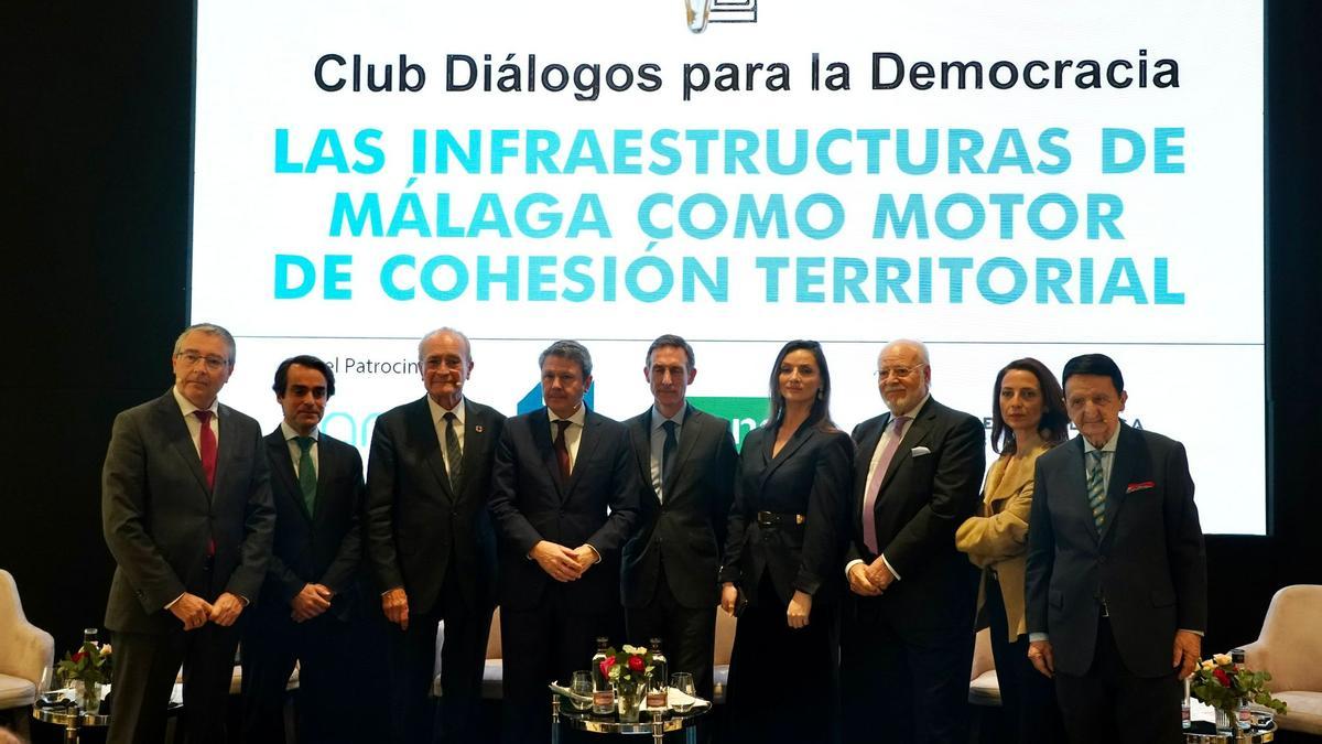 Participantes en la mesa redonda sobre las infraestructuras en la provincia e Málaga.