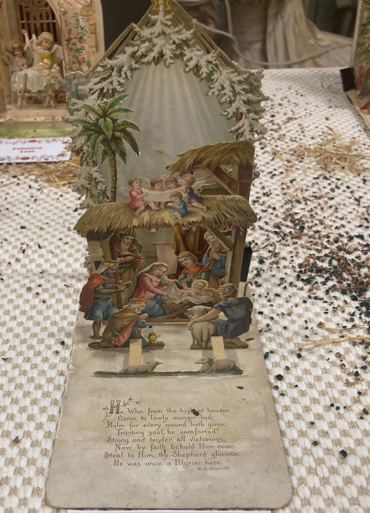 Na Jordana exhibe la historia de las Tarjetas de Navidad en su casal