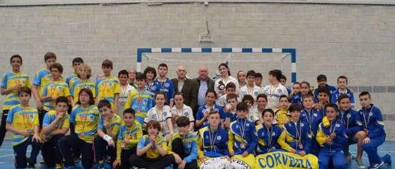 Los equipos finalistas del Corvera Handball.