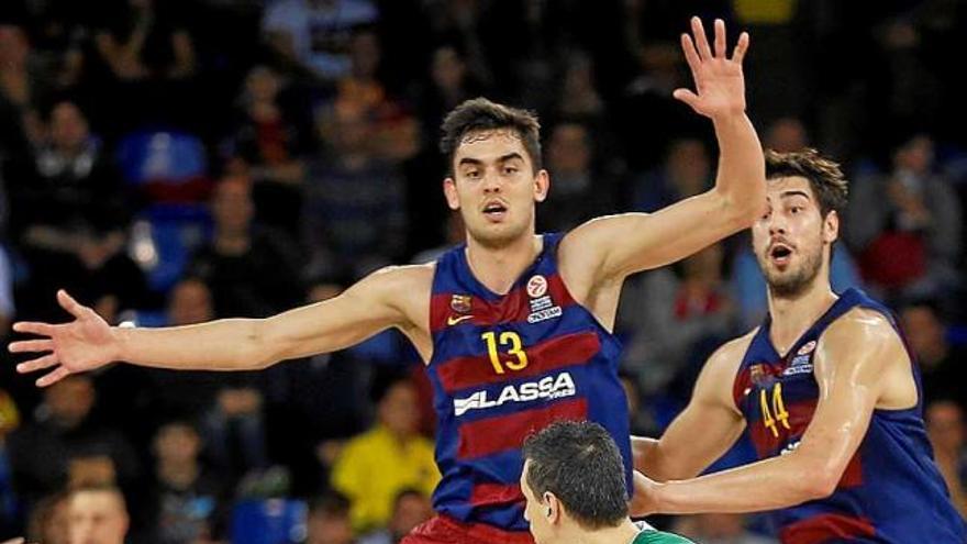 Satoransky defensa Diamantidis, en una acció del partit d&#039;anit al Palau