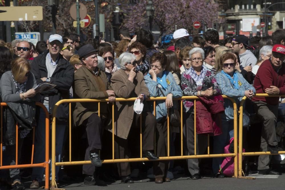 Búscate en la mascletà del 8 de marzo