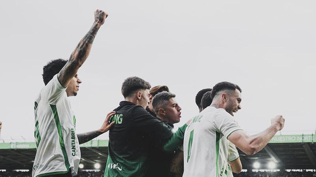 El Racing celebra uno de los goles.