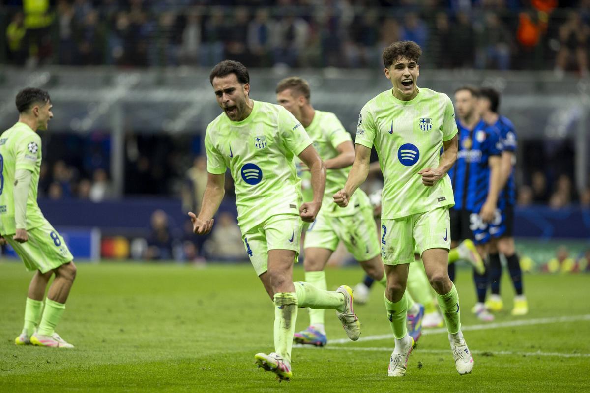 Cubarsí and Eric celebrate the latter's goal, the momentary 2-1.