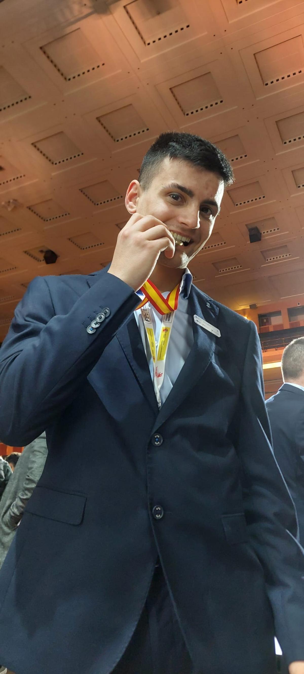 El santiagués Héctor Sánchez se llevó el Oro en las Olimpiadas nacionales de Formación Profesional