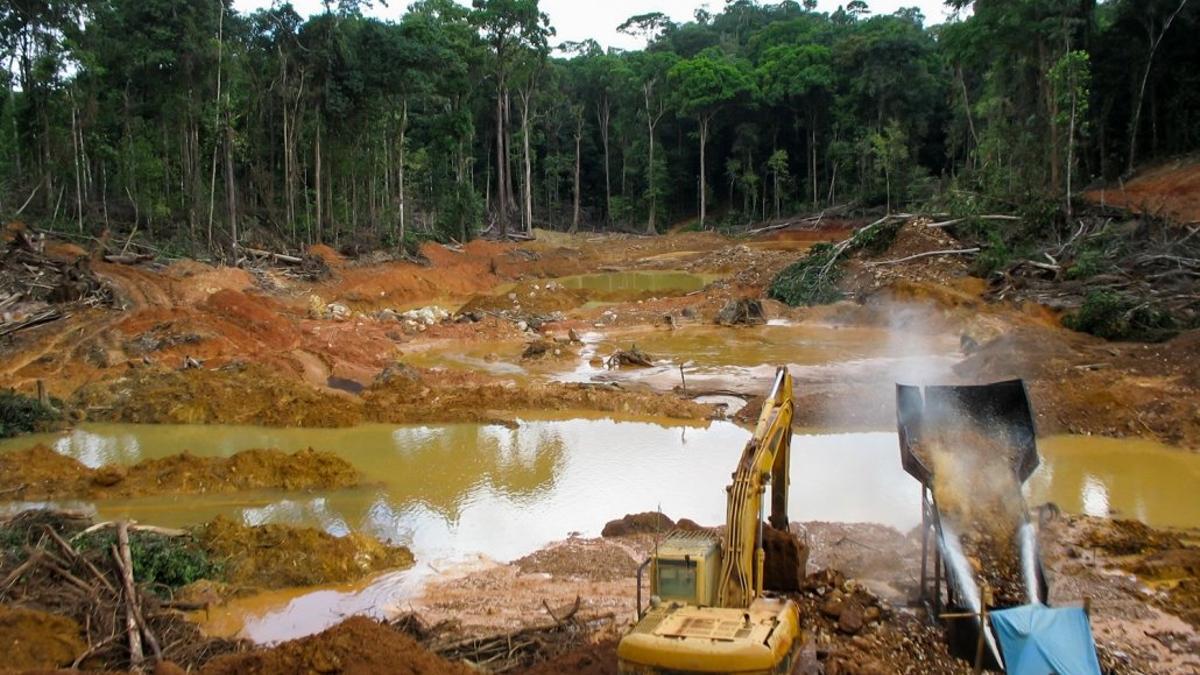 Explotación minera en la Amazonía