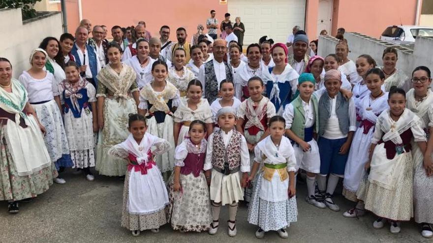 La fiesta toma las calles del Poble Nou de Benitatxell