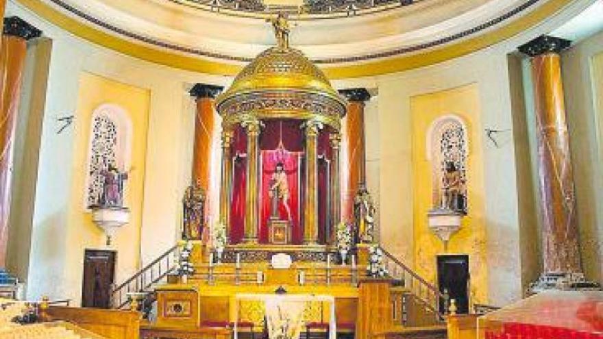 Las humedades en la capilla del Santo Cristo de la Columna serán reparadas
