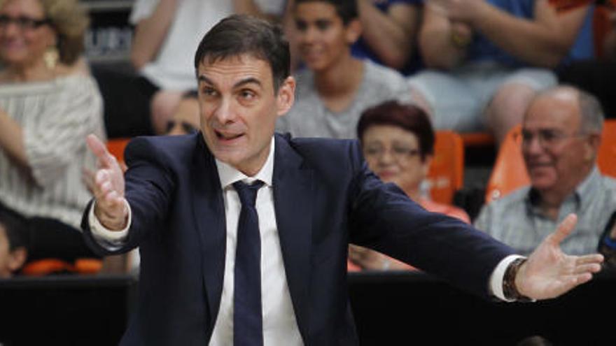 Georgios Bartzokas, durante el tercer partido de la serie en La Fonteta.