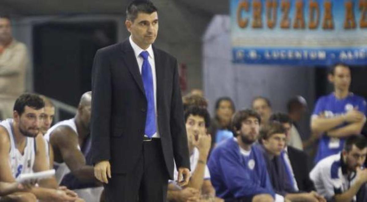 Josep María Berrocal, con cara de circunstancias en el partido de ayer.