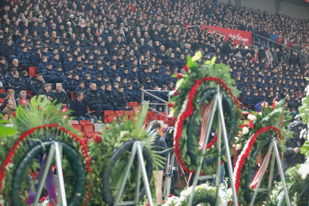 Miles de personas despiden a Quini en un abarrotado estadio de El Molinón