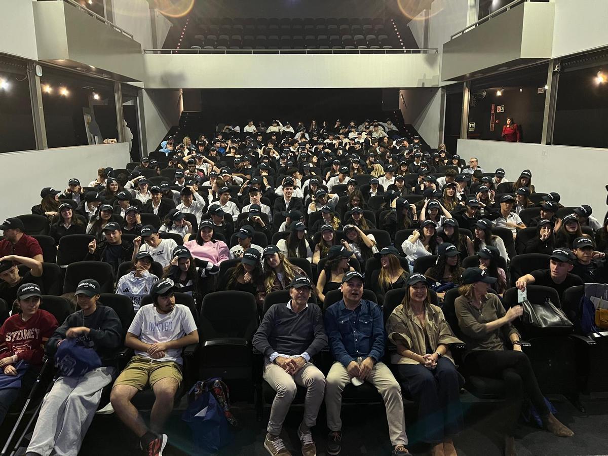 El encuentro reunió a alumnos de primero de Bachillerato y de ciclos formativos procedentes de diez centros educativos de Alicante y Murcia