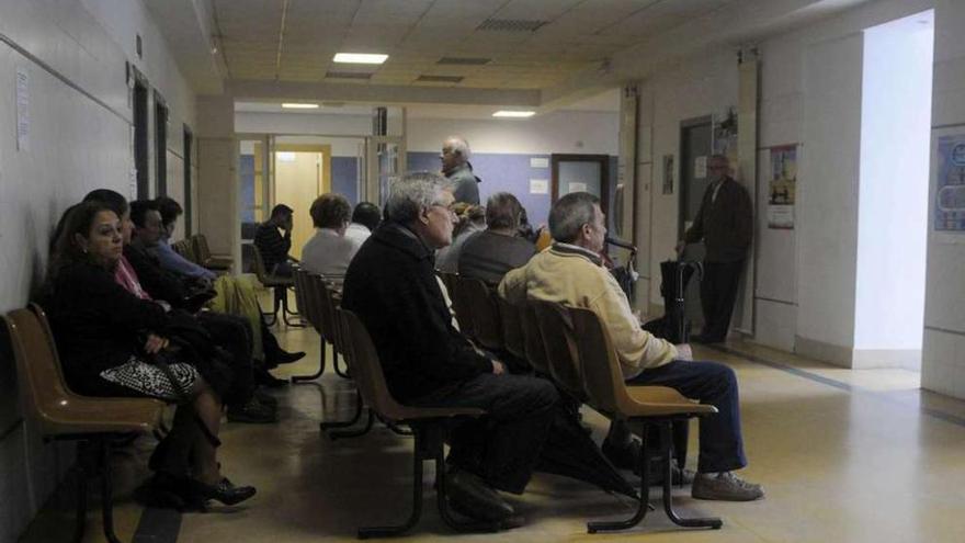 Sala de espera en un centro de salud gallego. noé parga