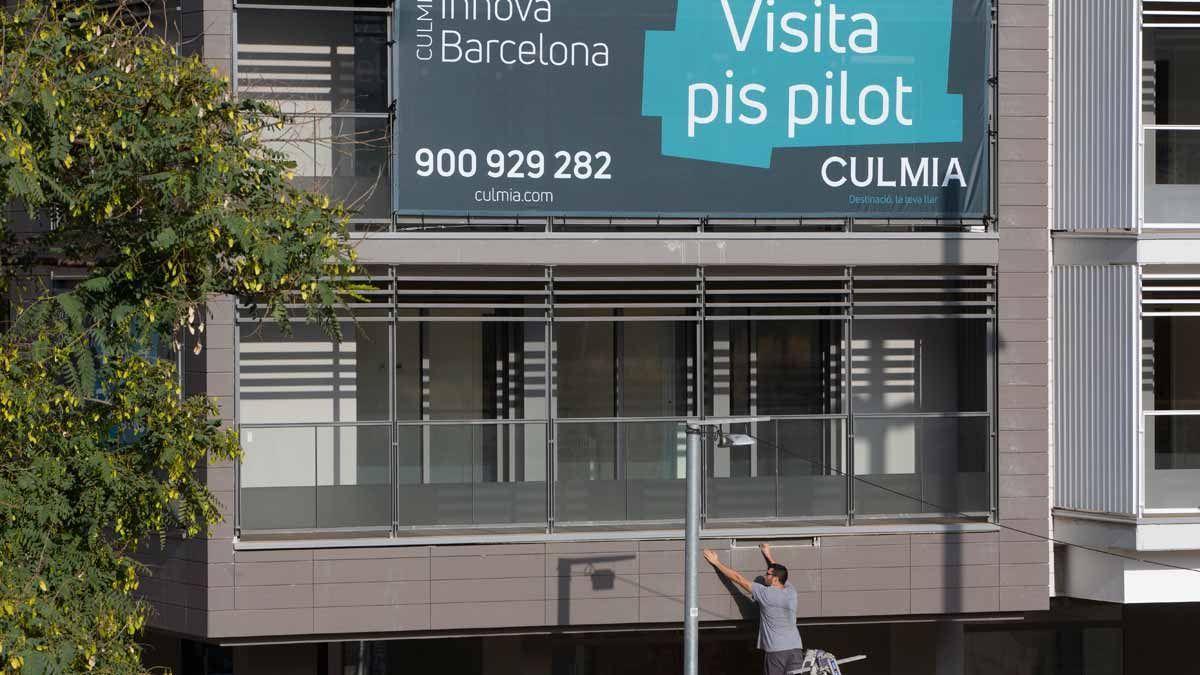 Pisos en venta en la calle de Sancho de Ávila en Barcelona.