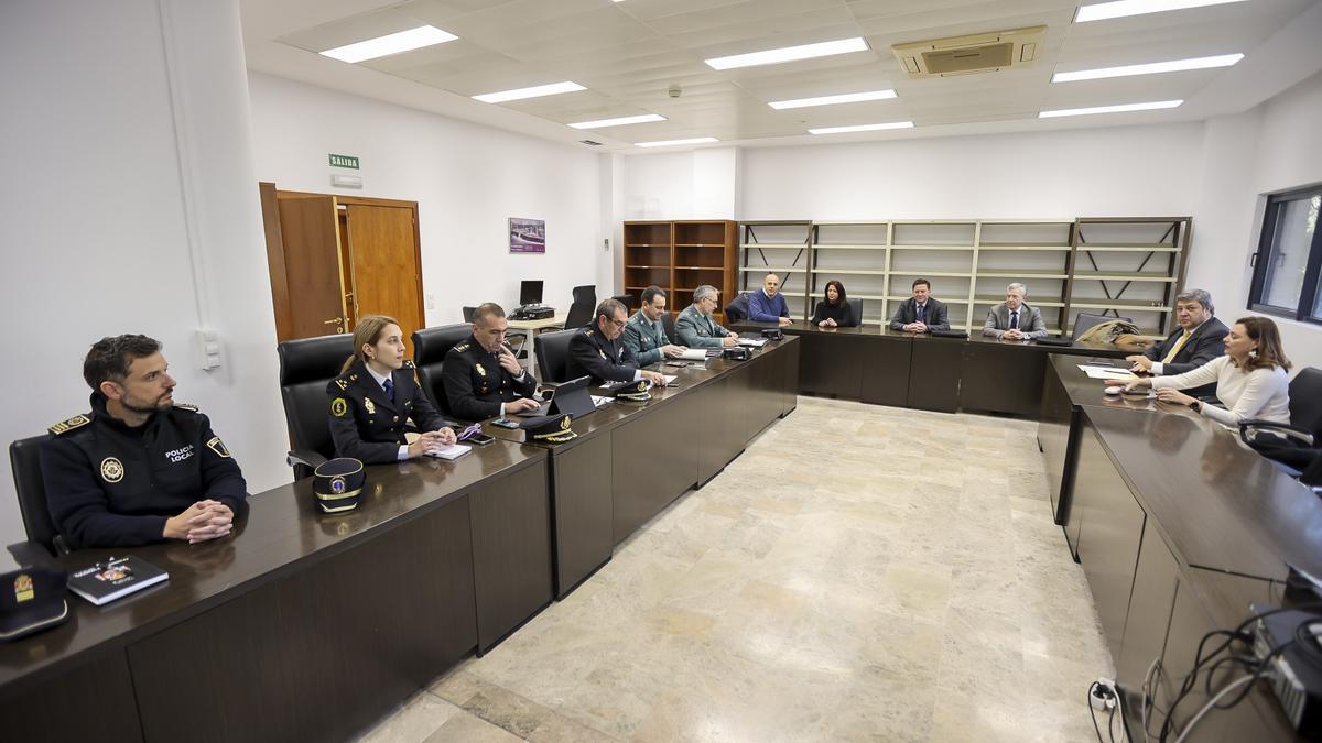 Una vista general de la reunión de este jueves de la comisión provincial de Policía Judicial en los juzgados de Pardo Gimeno.