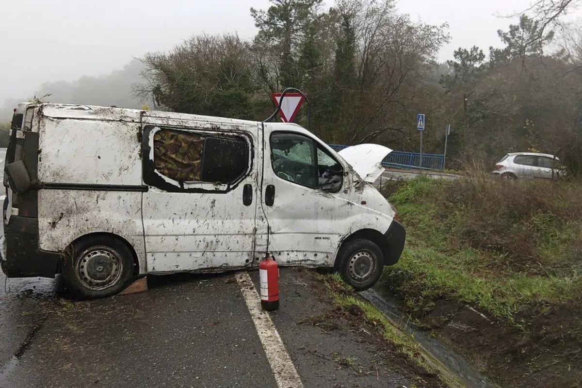 Un accidente en el alto de Cordeiro.