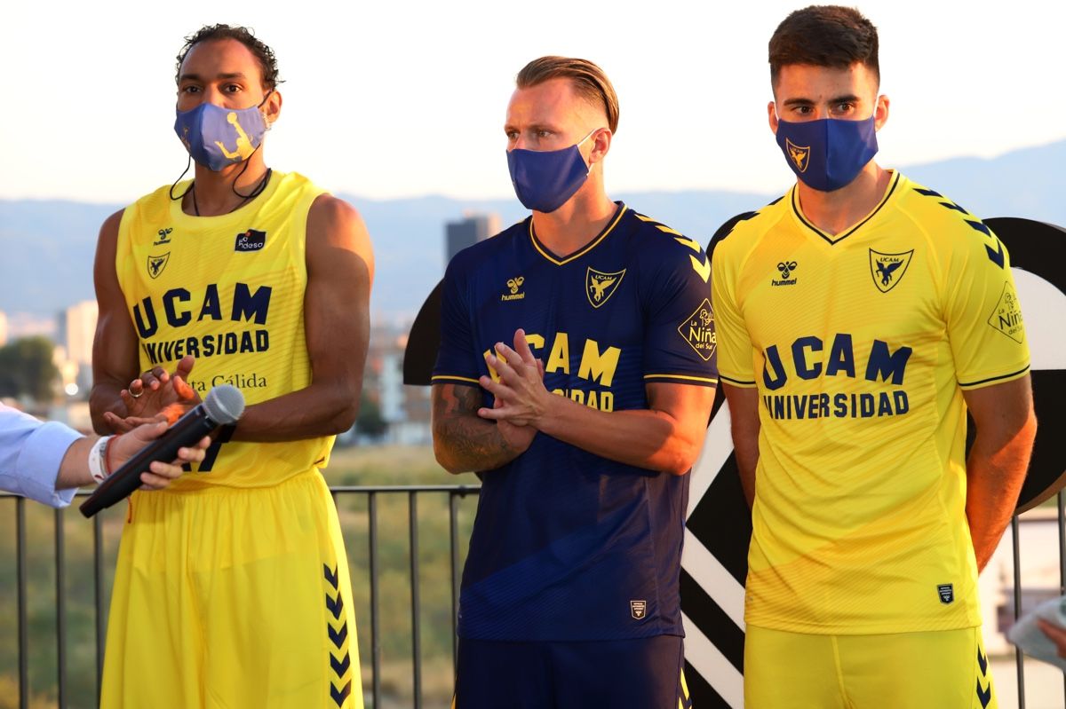 Los equipos de la UCAM presentan sus nuevas equipaciones