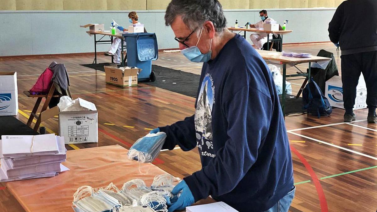 L&#039;Ajuntament de Sant Feliu va adjudicar sense concurs la compra de 60.000 mascaretes.