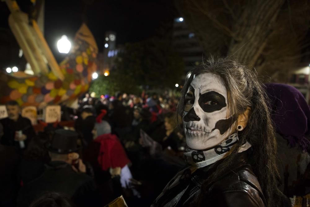 El Carnaval da su coletazo final con el Entierro de la Sardina