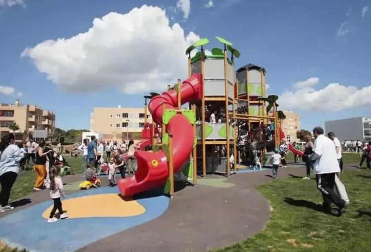 Parque infantil de Cas Caspità, en Santa Eulària. | RUBÉN IBAÑEZ