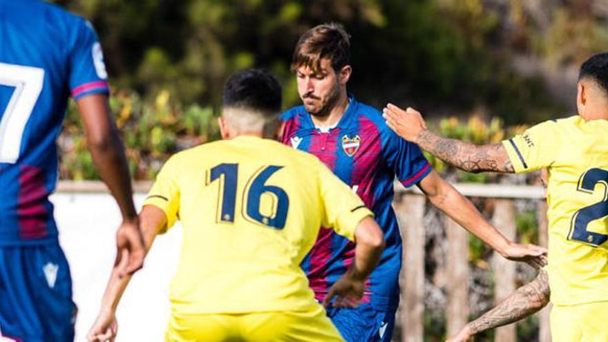 El Levante UD sucumbe ante la pegada del Villarreal CF en su primer amistoso