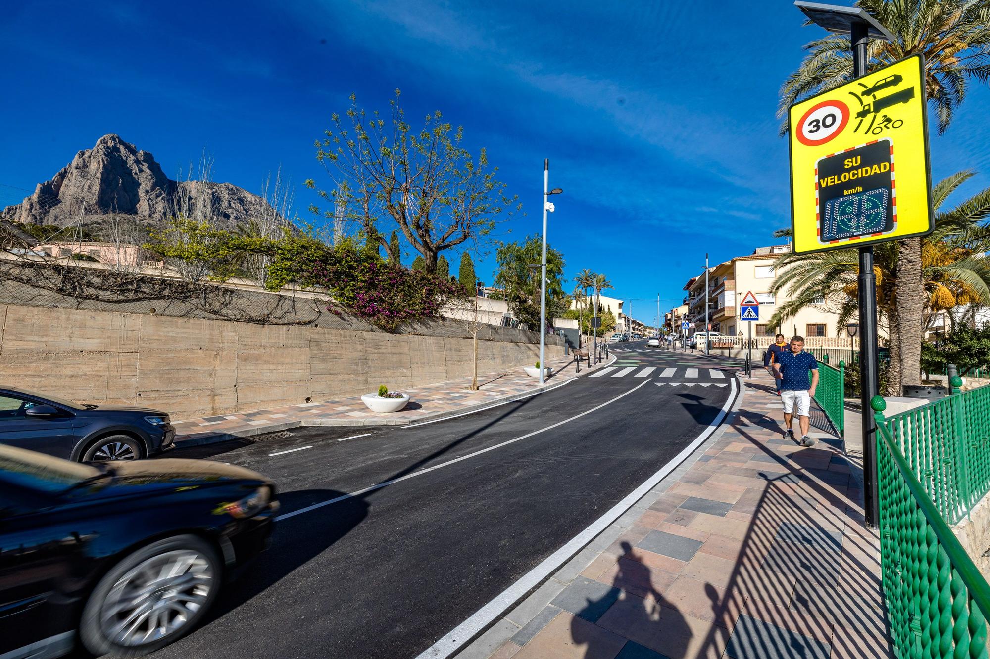 Finestrat renueva la entrada a su municipio con una nueva rotonda y remodelación de la Avenida de Benidorm