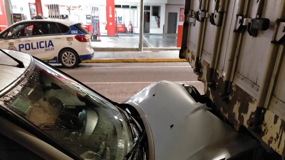 Vehículo accidentado en Los Canapés