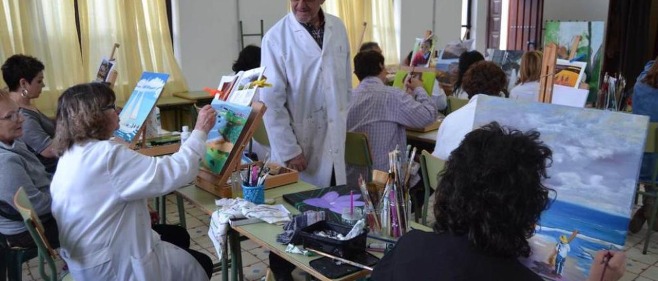 Carlos Jiménez, durante una clase en Ribadesella.