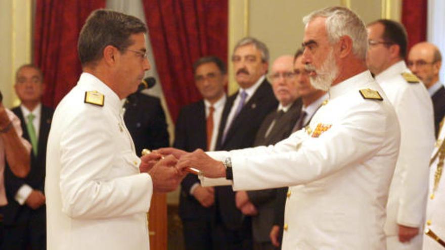 El almirante de la Flota, Santiago Bolíbar, entrega el mando a Salvador Moreno.