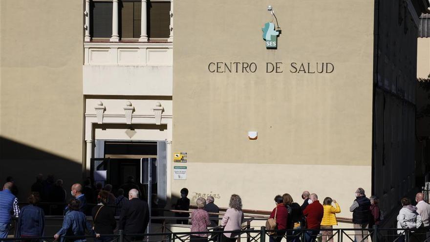 El SES se compromete a estudiar la reforma del Plaza de Argel