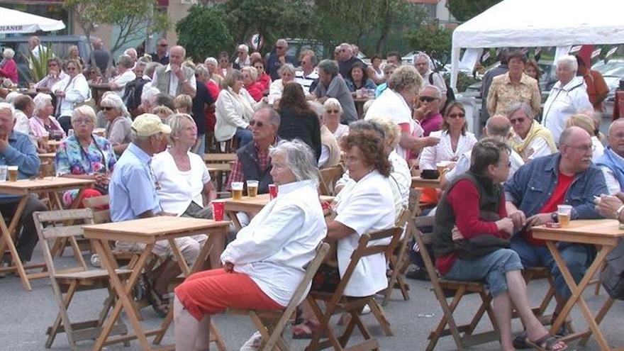 Un grupo de turistas británicos en la Costa del Sol.