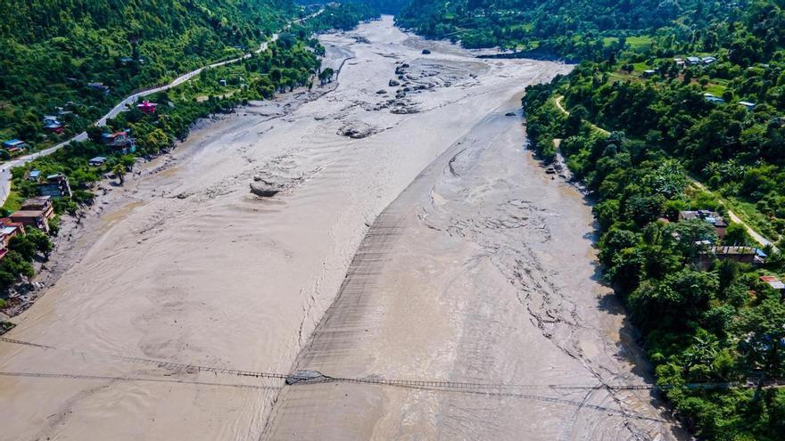 China evacuates areas in Tibet due to the risk of a lake formed after the flood breaking