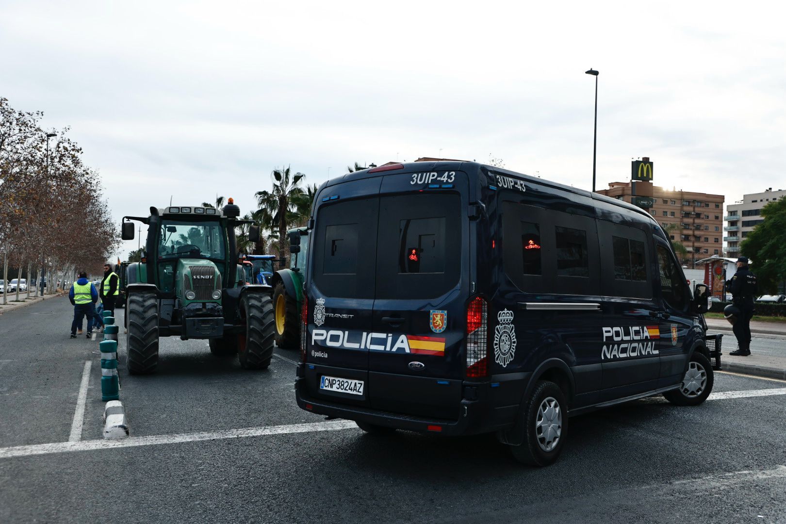 Las primeras tractoradas colapsan València