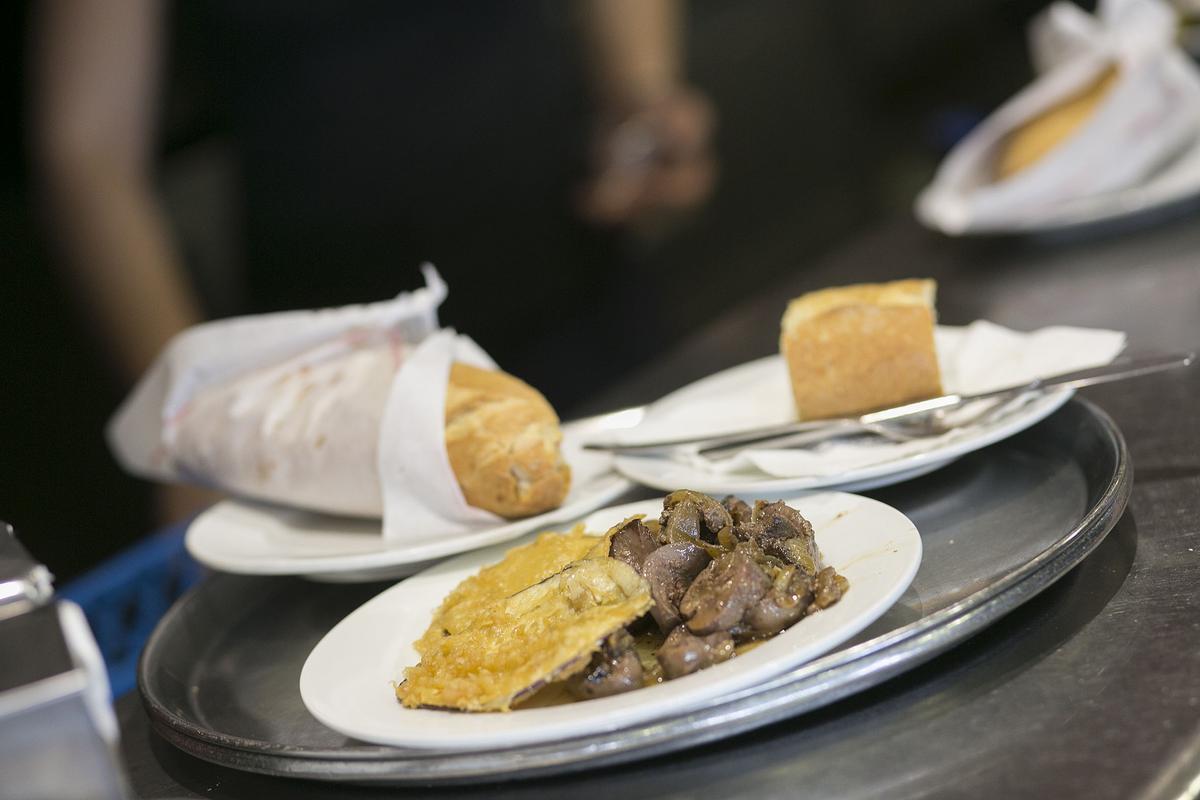 Sangueta, riñones, tortillas de un sinfín de clases... Los almuerzos en toda la provincia de Castellón son un espectáculo para los sentidos.