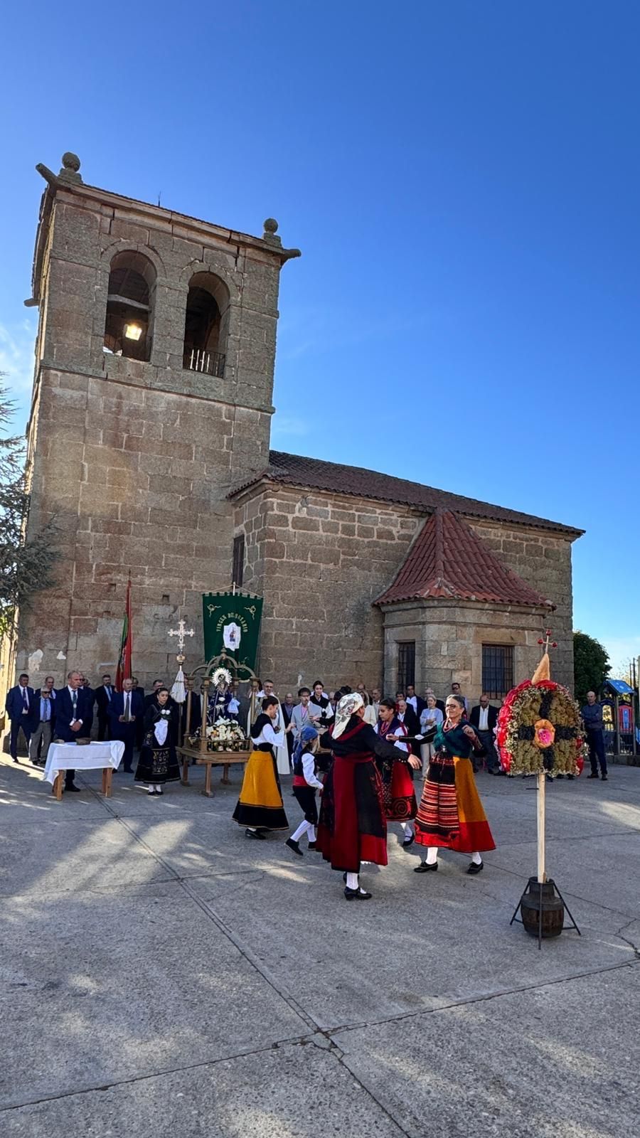 Villadepera honra a la Virgen del Rosario