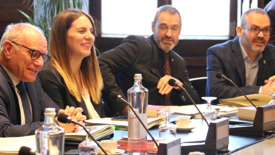 Alguns dels membres de la mesa del Parlament.