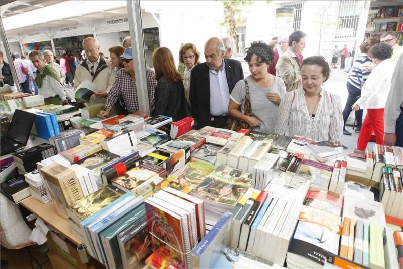 GALERÍA DE FOTOS / Arranca la Feria del Libro de Córdoba