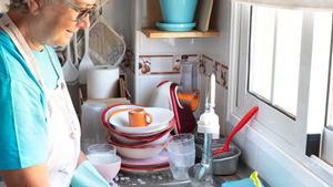 Un jutge obre la porta a gairebé mig milió d’empleades de la llar a cobrar l’atur