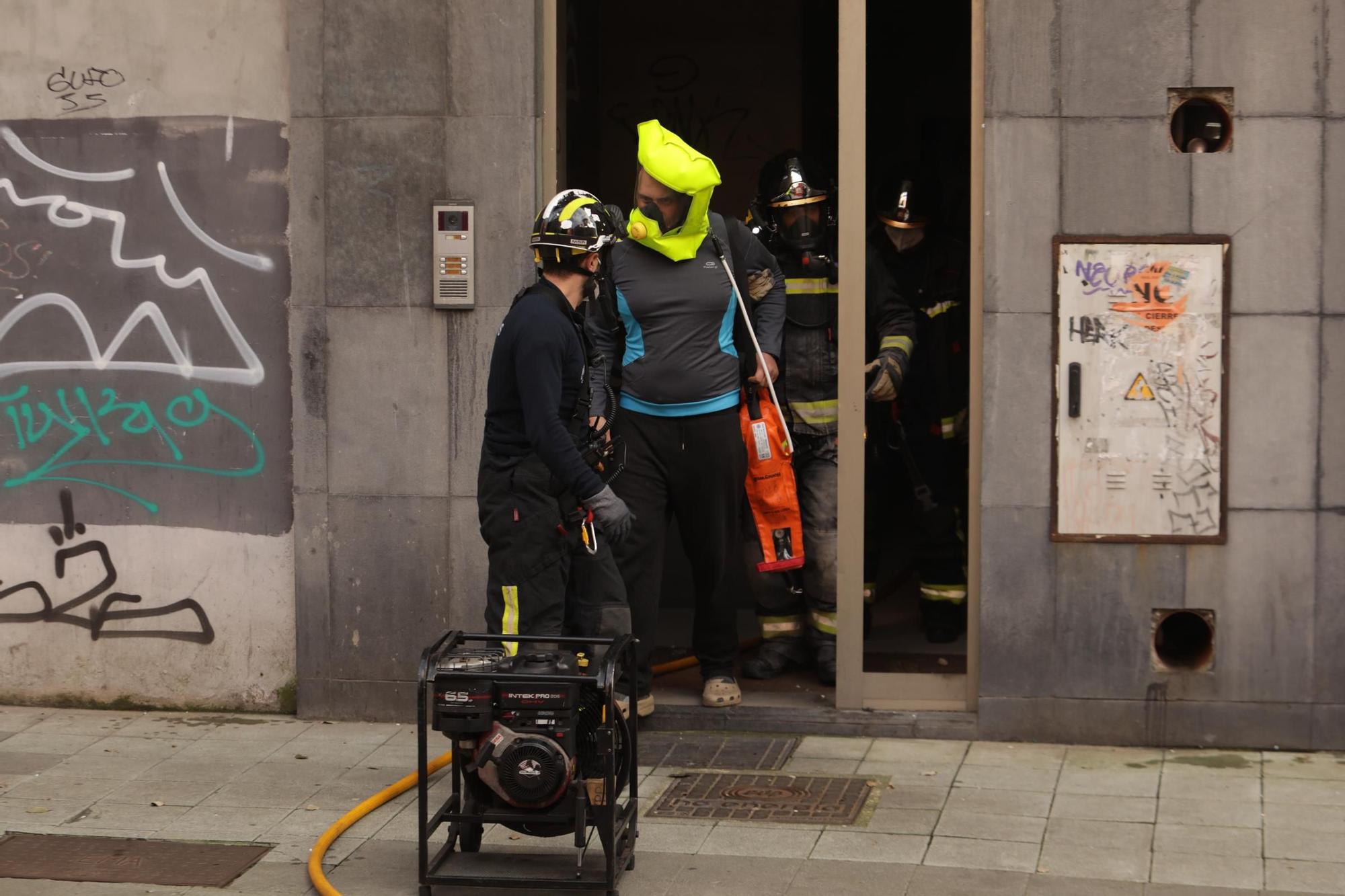 El incendio en el piso okupa del Carmen, en imágenes