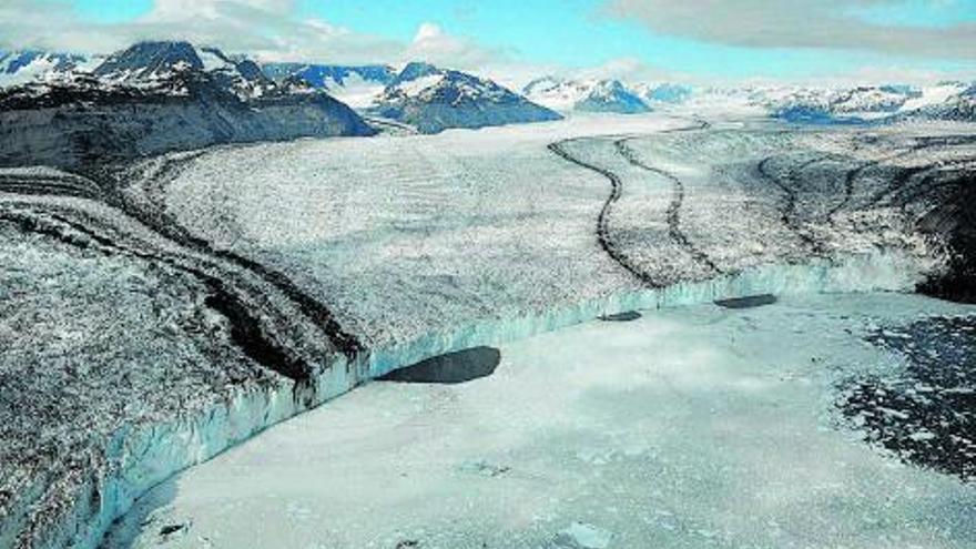 Glacera Columbia, a Alaska, l’any 2005. | JAMES BALOG/N. GEOGRAPHIC