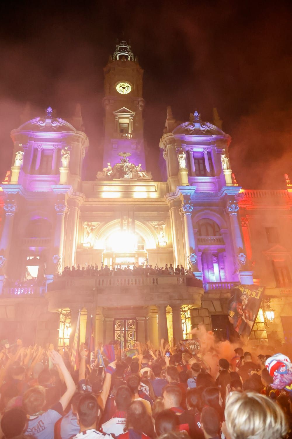 Todas las fotos de la rúa del Levante UD por su ascenso a Primera División