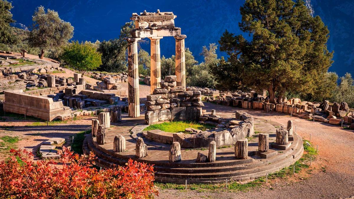 Ruina de santuario de Atenea Pronea en Delfos