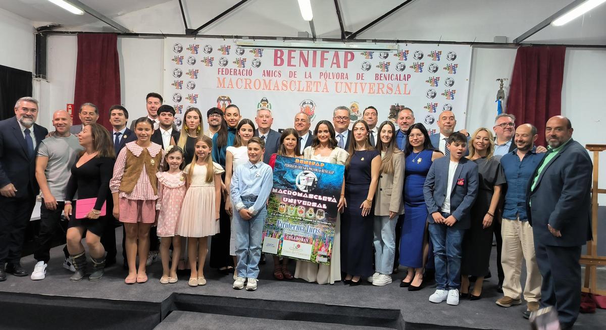 Presentación del evento, con los representantes de las comisiones