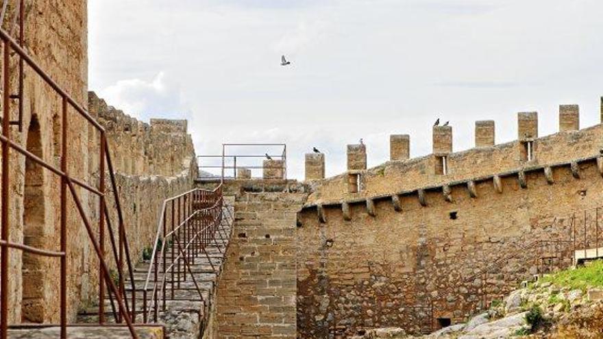 Rundgang in der Burg von Capdepera