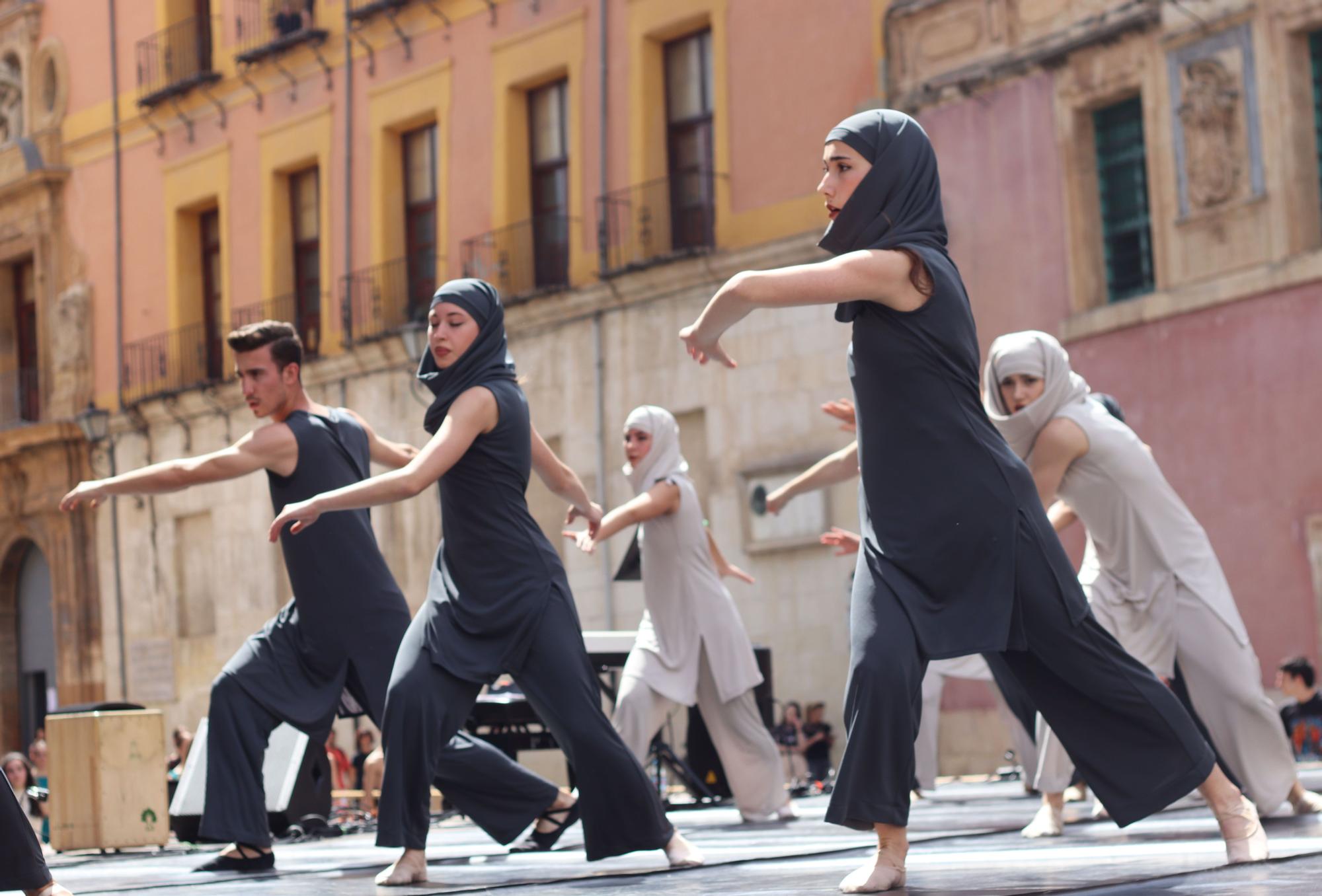 Exhibición de danza en la plaza Belluga de Murcia