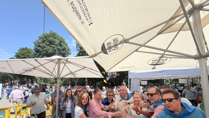 El Martes de Campo abarrota el Campo de San Francisco: Oviedo se vuelca con una de sus fiestas más emblemáticas