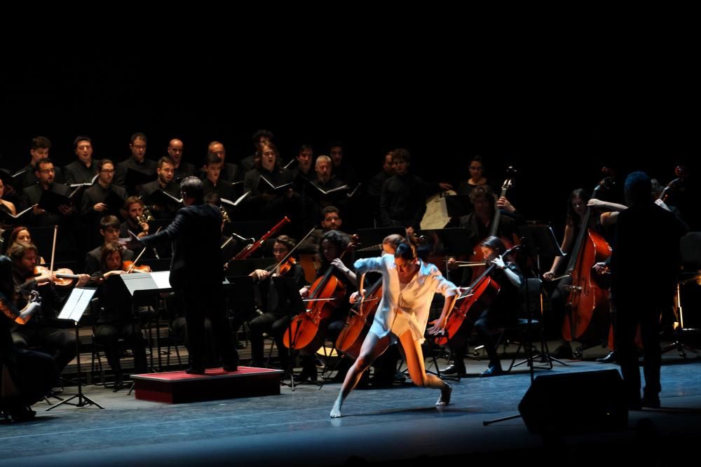 Actuación en el Jovellanos de Víctor Manuel con  la Orquesta de Siero, "El León de Oro", Dana Raz y Andreas Prittwitz