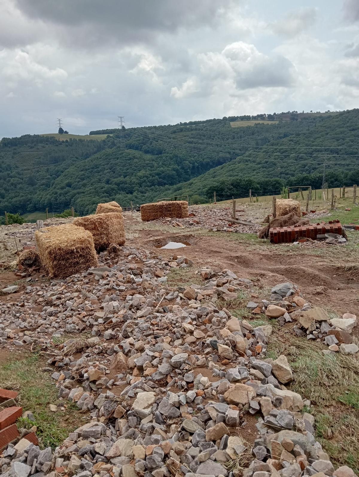 En imágenes: Así quedó el pueblo de Fontalba, en Tineo, tras la tromba de agua registrada el viernes